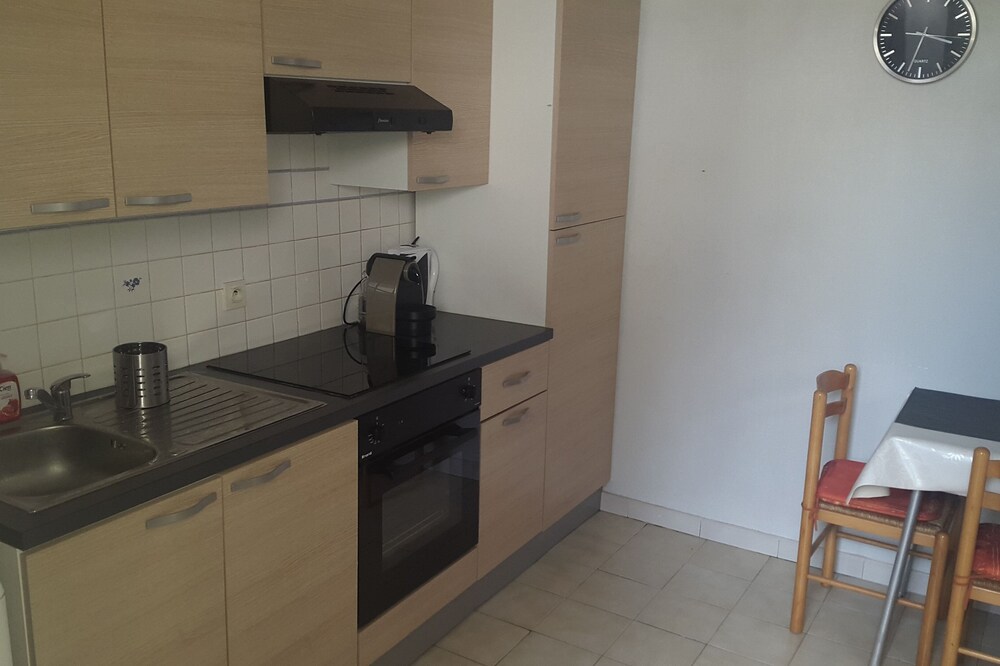 T1 AGEN Ideally located