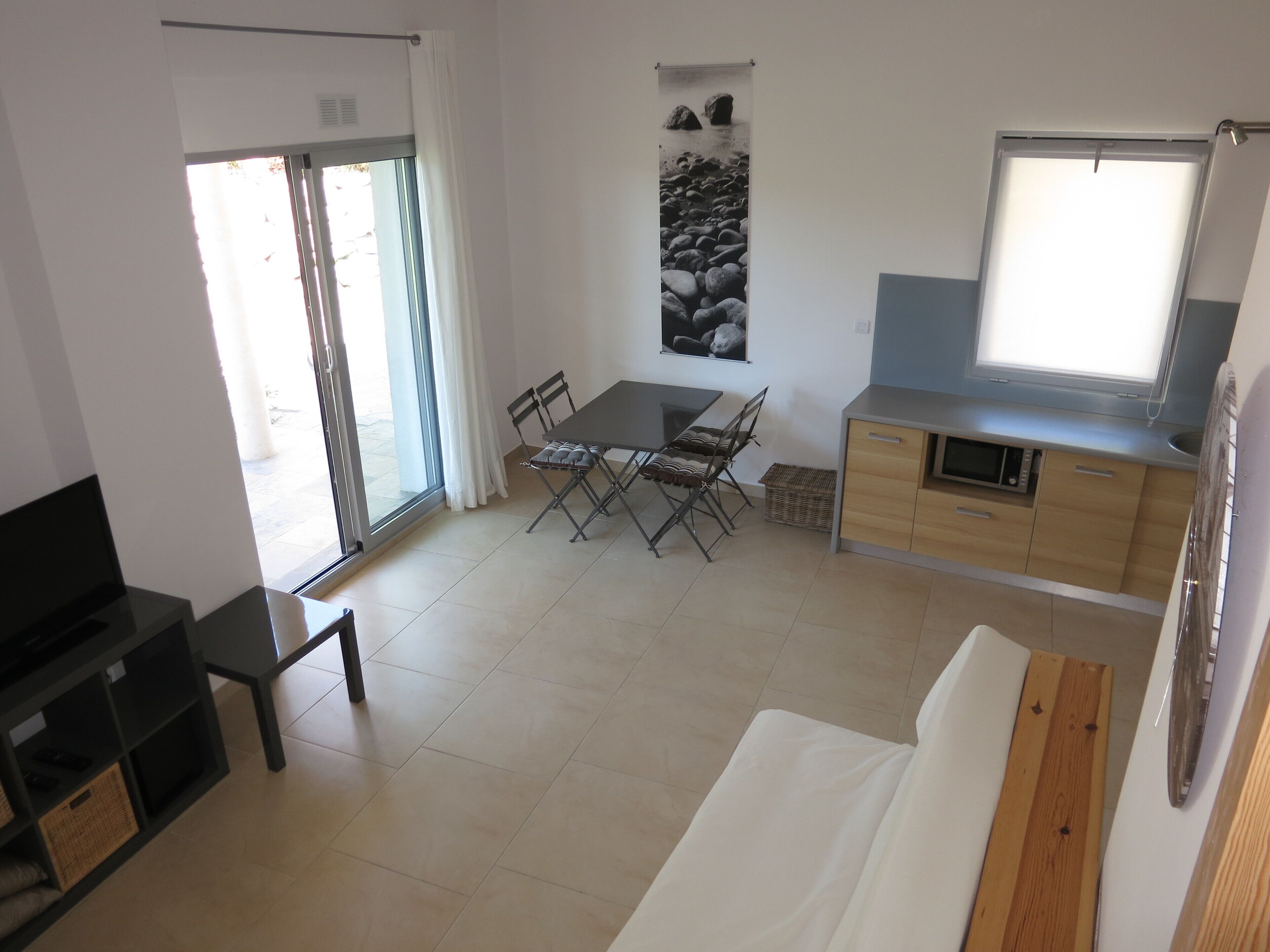 Apartment 4 to 5 people with pool access sea view South Corsica