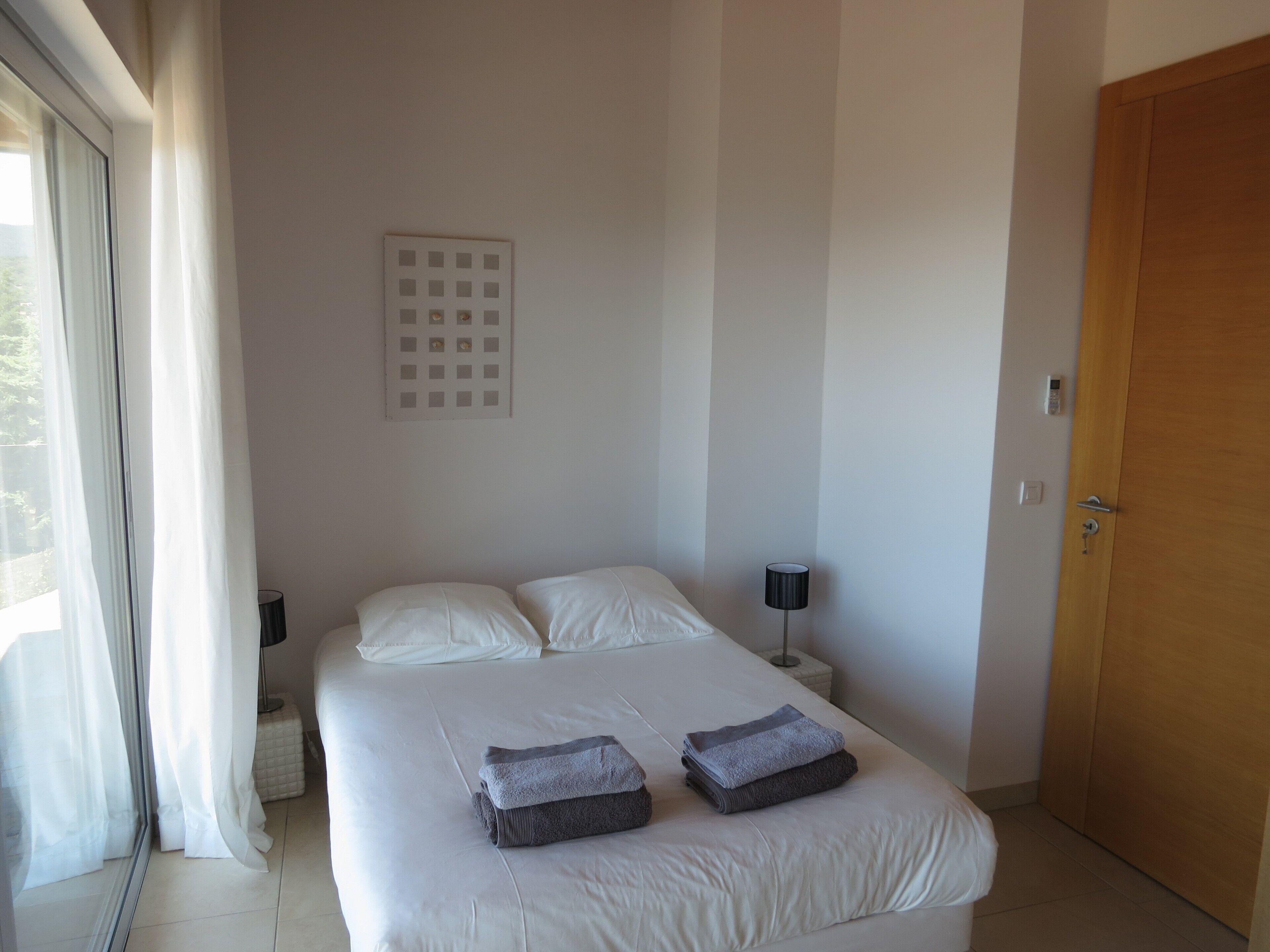 Apartment 4 to 5 people with pool access sea view South Corsica