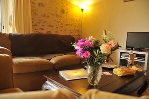 TV, video games, DVD player, table tennis