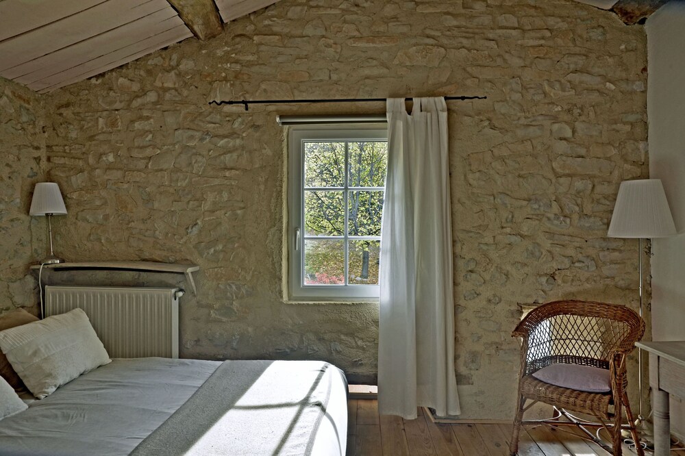 Charming cottage "Monalisa" in a hilltop village facing Mont Ventoux