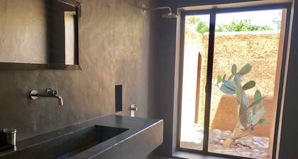 Villa secrĂšte d architecte ( KO Marrakech ) au cĆur d une oliveraie