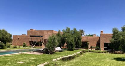 Villa secrĂšte d architecte ( KO Marrakech ) au cĆur d une oliveraie