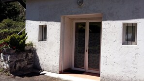 Exterior detail - Bed and breakfast for 2 or 3 people (Accous)