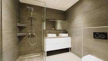 SĂšche-cheveux, serviettes fournies