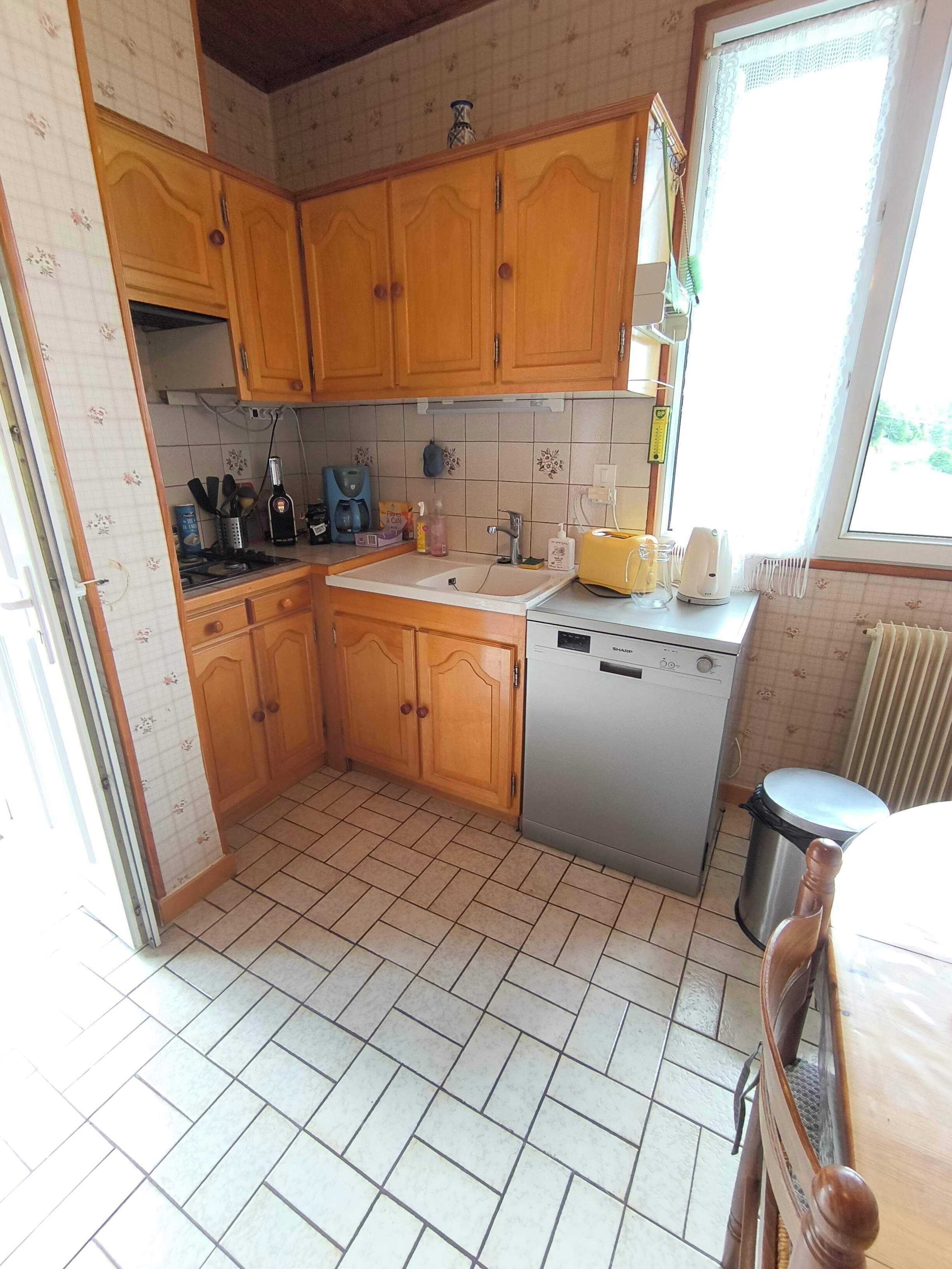 雪櫃、微波爐、焗爐、爐具