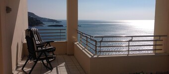 Beautiful apartment terrace by the sea ROSAS