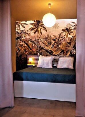 3 bedrooms, desk, iron/ironing board, travel cot