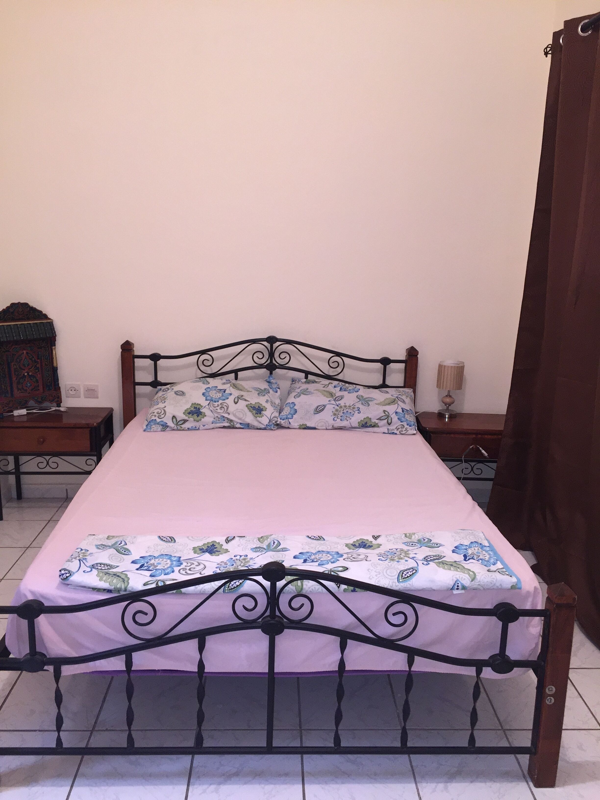 3 bedrooms, bed sheets