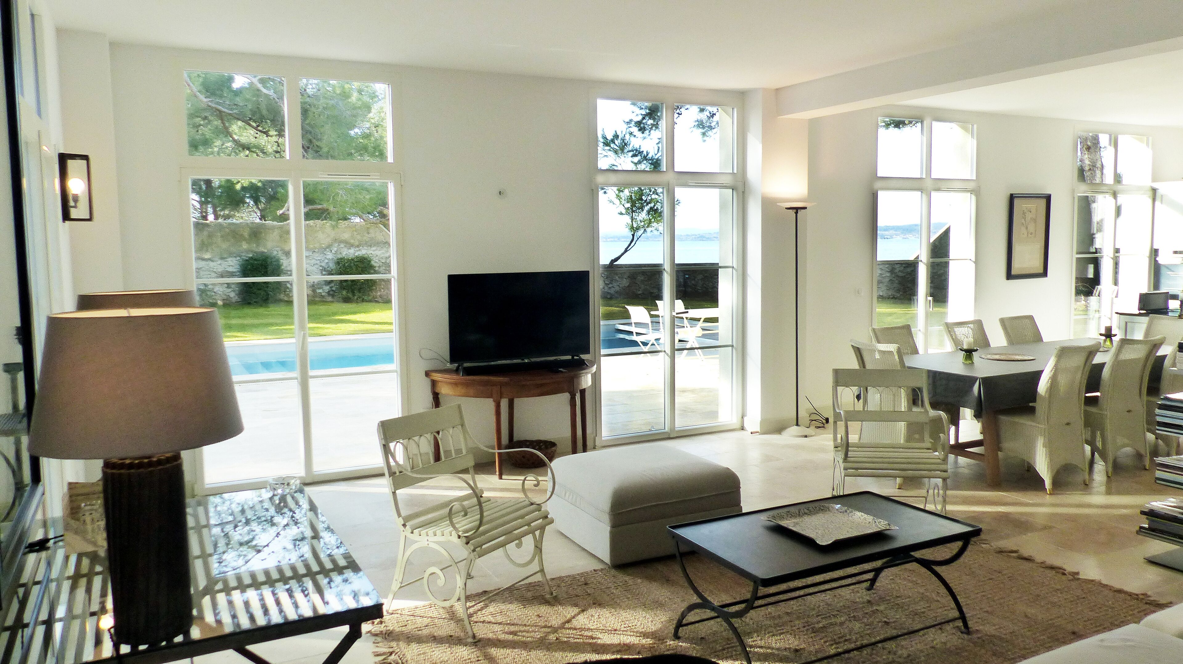 Villa La Bergerie Neuve with lagoon view