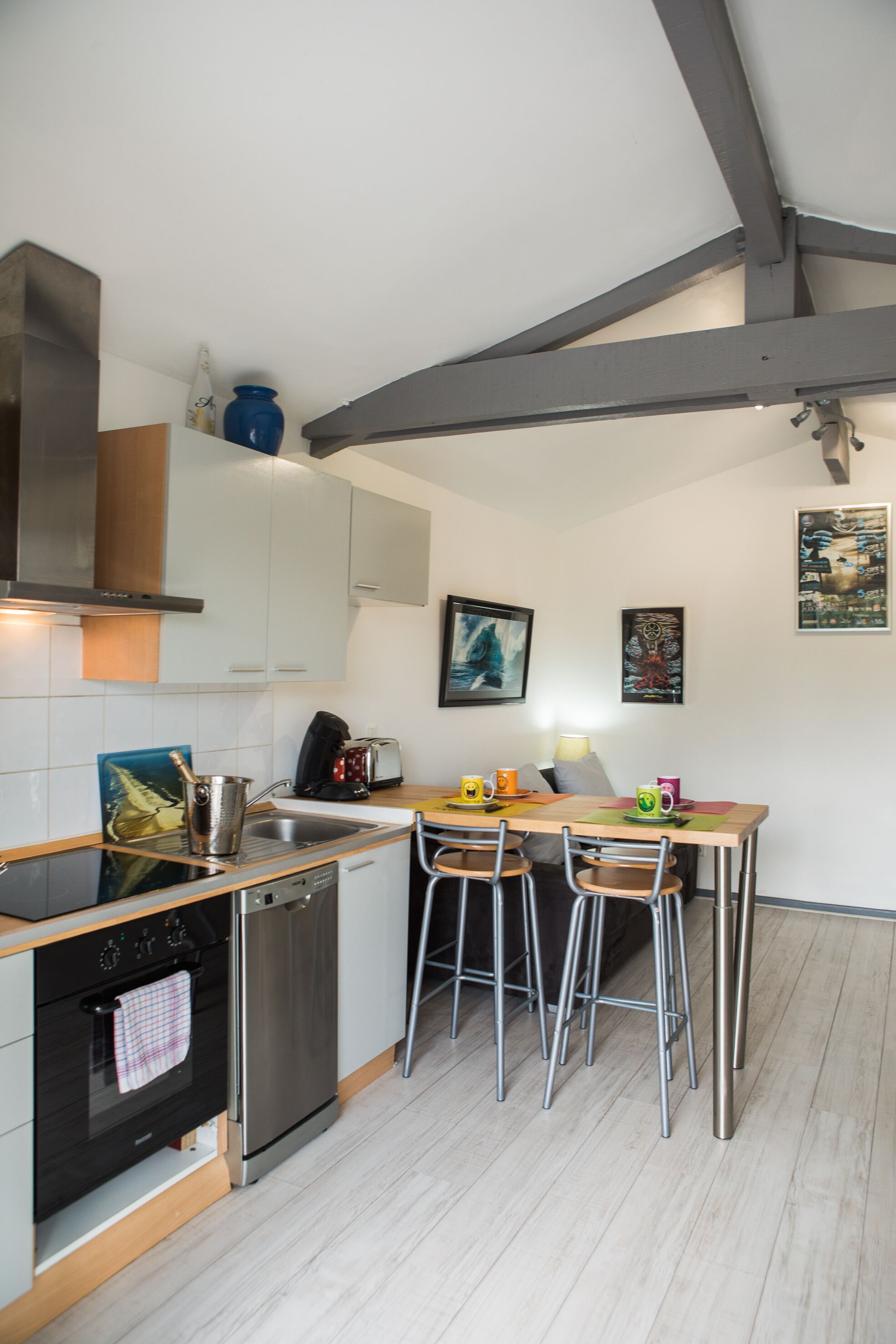 house with terrace 100m from the ocean and all amenities