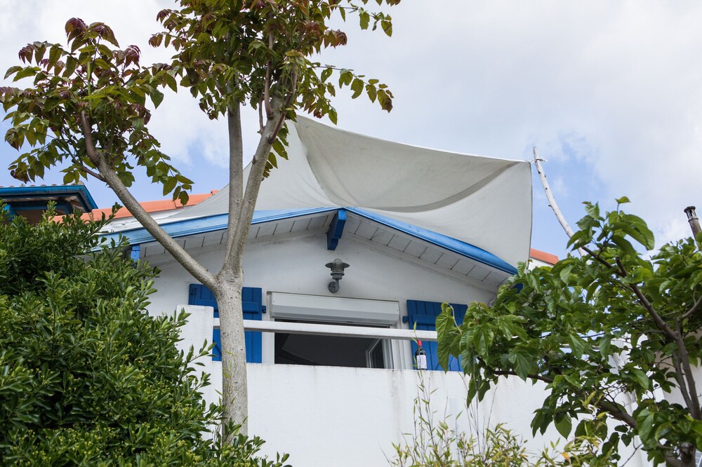 house with terrace 100m from the ocean and all amenities