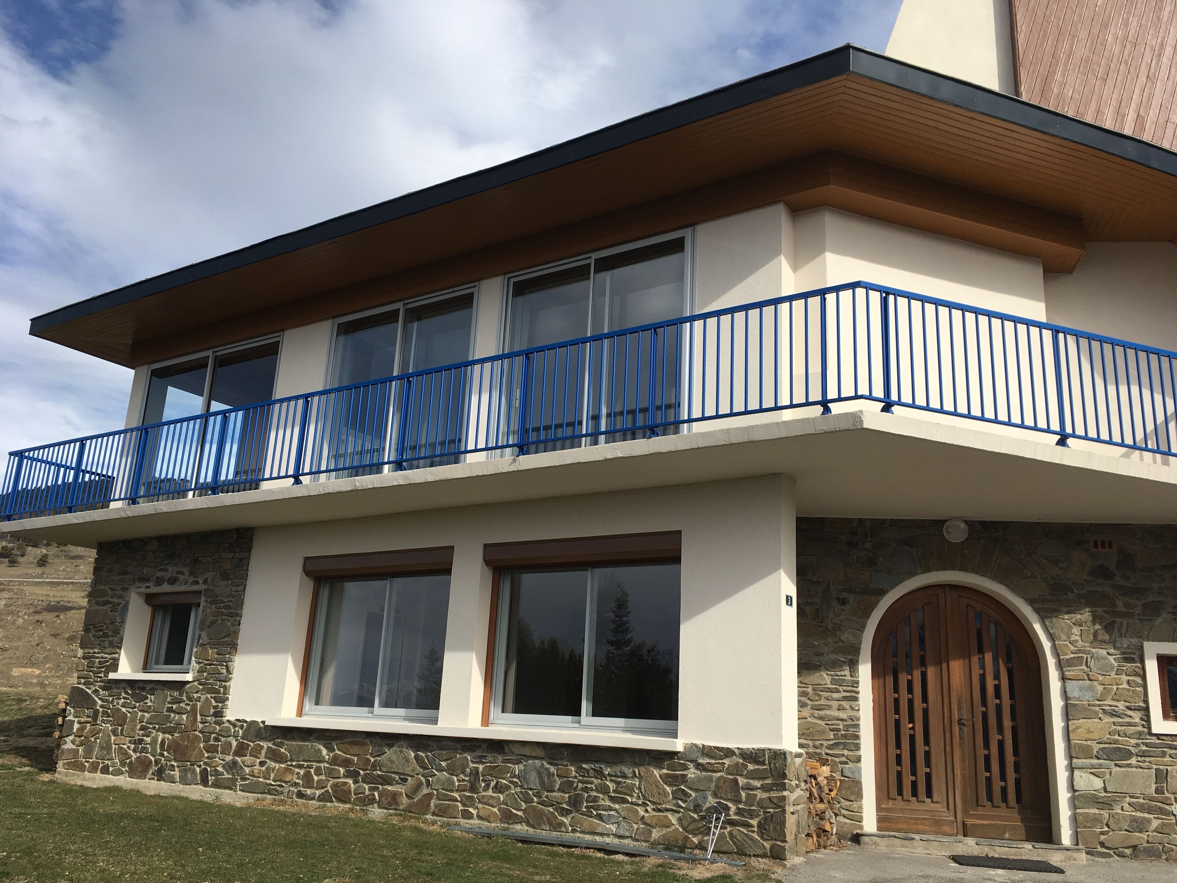 Very large house for 10 people with magnificent views