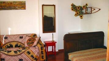 2 slaapkamers, een strijkplank/strijkijzer, wifi, beddengoed