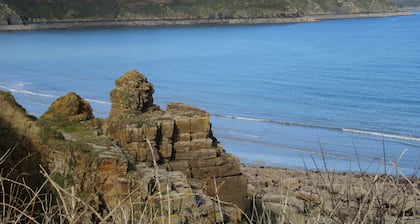 Maison familiale proche de la mer du port et des commerces avec vue sur la mer