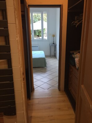 7 habitaciones, tabla de planchar con plancha y wifi gratis