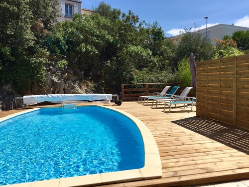 Vacation home with pool and garden just outside Montpellier