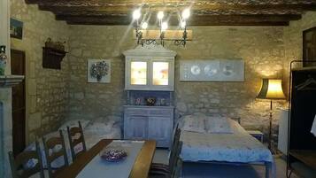 1 Schlafzimmer, WLAN, BettwÀsche