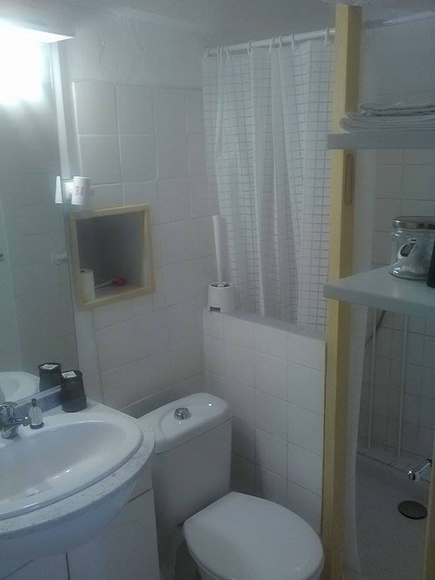 Near Uzès, room with patio and kitchen area in charming house