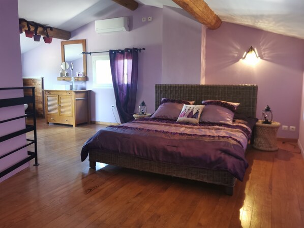 5 chambres, fer et planche à repasser, lit parapluie, Wi-Fi gratuit