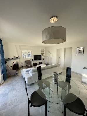 TV, fireplace, table tennis - FACING SOUTH SEA VIEW (Carqueiranne)