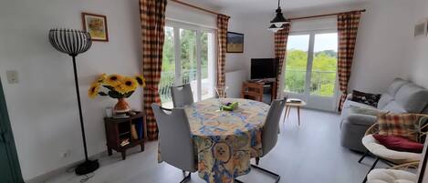 Televisio, pöytätennispöytä