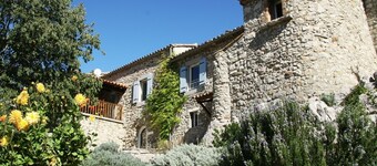In einem Bauernhaus aus dem 17. Jahrhundert mit Pool, nördlich von Montpellier, südlich der Cevennen