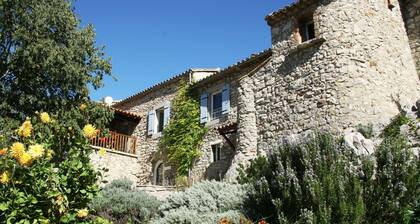 Dans mas du XVIIe avec piscine, nord de Montpellier, sud des Cévennes