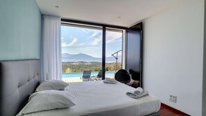 3 bedrooms, in-room safe, free WiFi, bed sheets