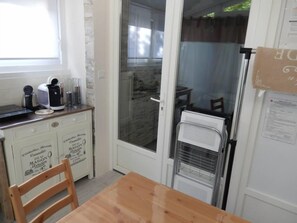 Dining - lodging for 2 people (La Bouilladisse)