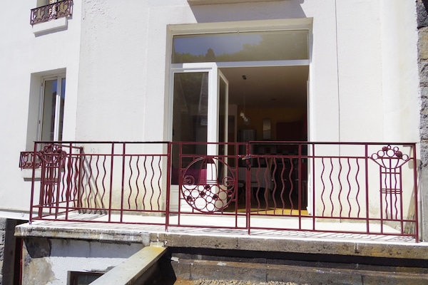 balcon de 4 m2 donnant sur pièce de vie
