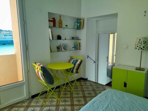 2 chambres, système d’insonorisation, fer et planche à repasser, Wi-Fi