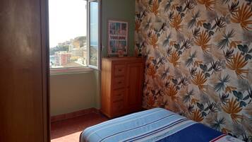2 bedrooms, desk, iron/ironing board, WiFi (free)
