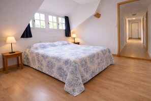 2 bedrooms, free WiFi, bed sheets