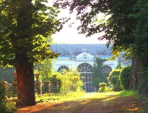 Property grounds - Le Haut Perché, charming gîte in the castle of Saint Gervais (Saint-Gervais-La-Forêt)