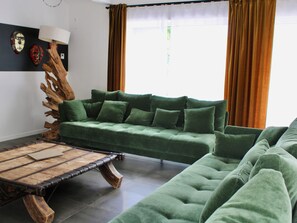 Fernseher, Tischtennisplatte