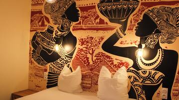 8 slaapkamers, een strijkplank/strijkijzer, reisbedje, wifi