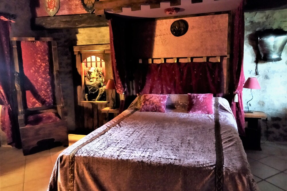 The only Medieval Cottage in the Gard, original with interior courtyard, on two hectares