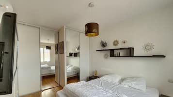 4 camere, ferro/asse da stiro, Wi-Fi gratuito, lenzuola