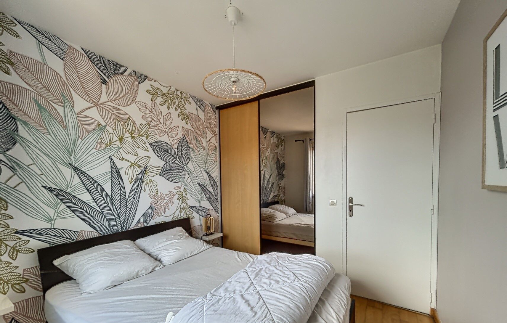 4 habitaciones, tabla de planchar con plancha y wifi gratis 