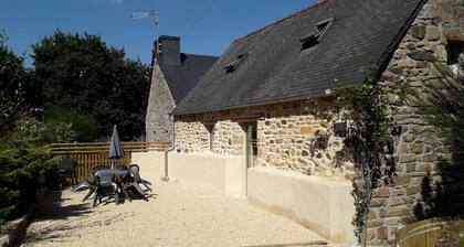 Charmante petite maison proche du bourg Belle-Isle-en-Terre