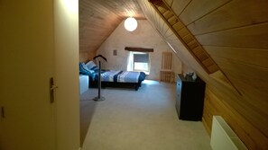 1 makuuhuone, työpöytä, ilmainen Wi-Fi, vuodevaatteet