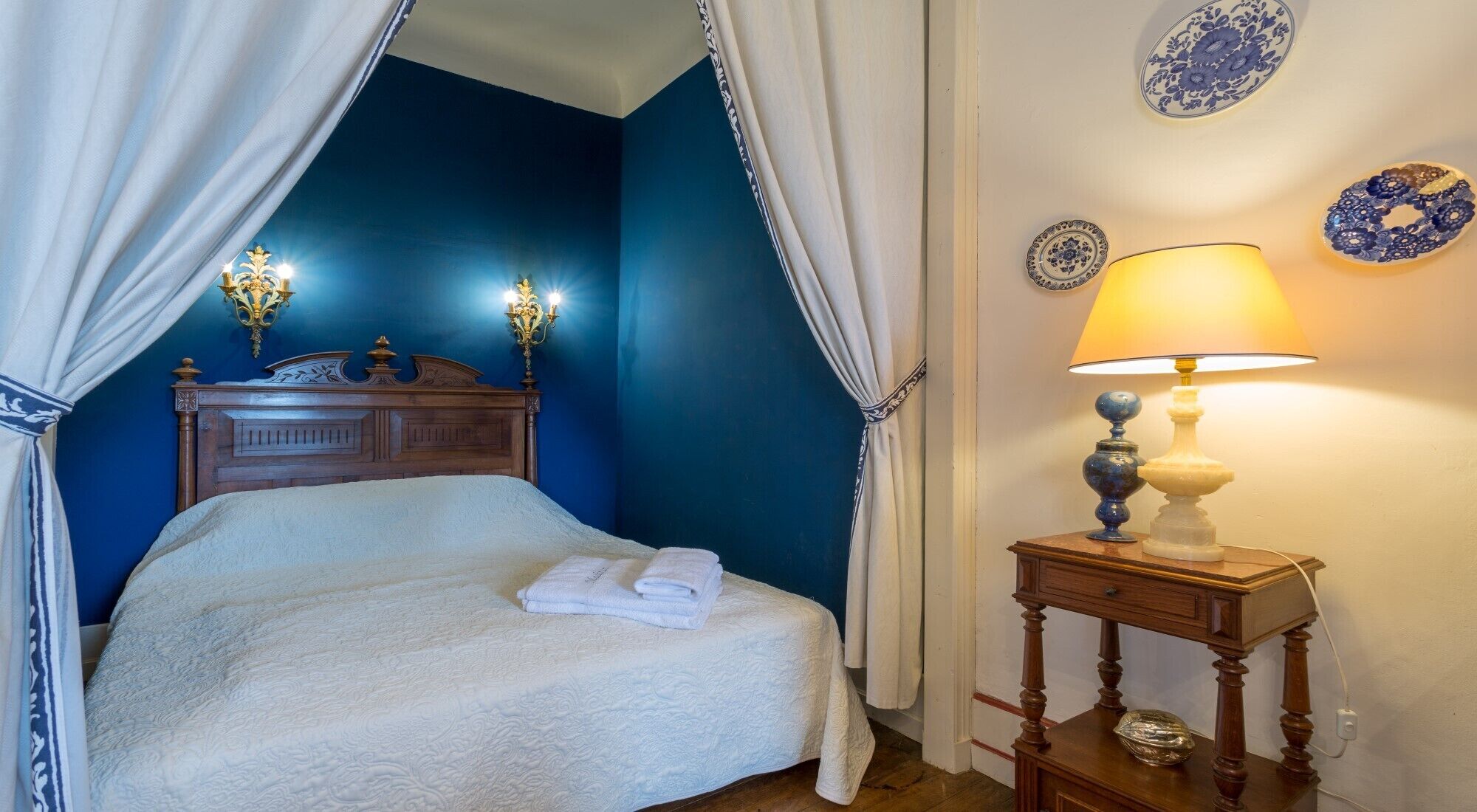 Family suites at Château d'Estrac: Madiran and Jurançon
