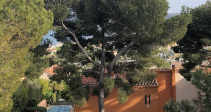T3 + terrasse sur les hauteurs de Martigues, avec superbe vue