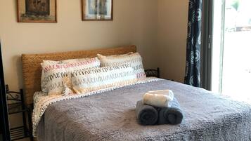 3 bedrooms, iron/ironing board, Internet, bed sheets