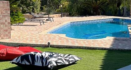 Villa of even foot 140m2 on 2000m2 of ground with swimming pool