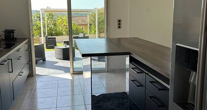 Villa of even foot 140m2 on 2000m2 of ground with swimming pool