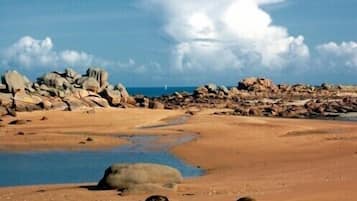 Beach nearby, sun-loungers