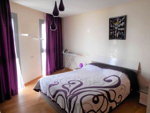 1 chambre, coffres-forts dans les chambres, fer et planche à repasser