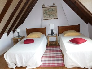 4 bedrooms, iron/ironing board, travel crib, free WiFi